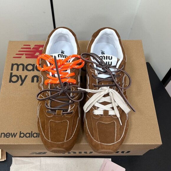 💥Fast shipping💥New Balance X Miu Miu 530 Suede Brown Sneakers - Picture 1 of 9